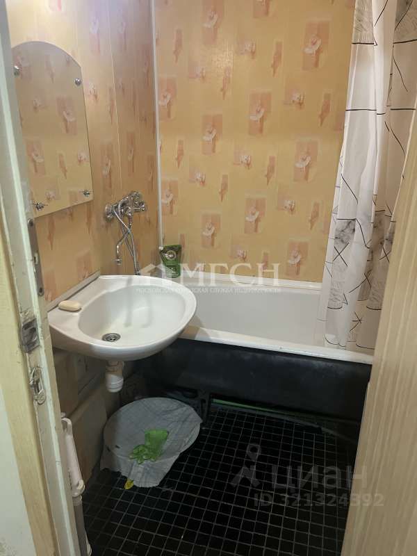 Продажа 1-комн квартиры на вторичном рынке улица Маршала Захарова, 16К1