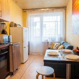 Продажа 1-комн квартиры на вторичном рынке ул Весёлая,  д. 16