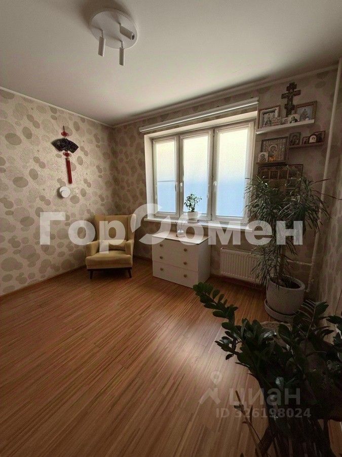 Продажа 5-комн квартиры на вторичном рынке улица Металлургов, 62