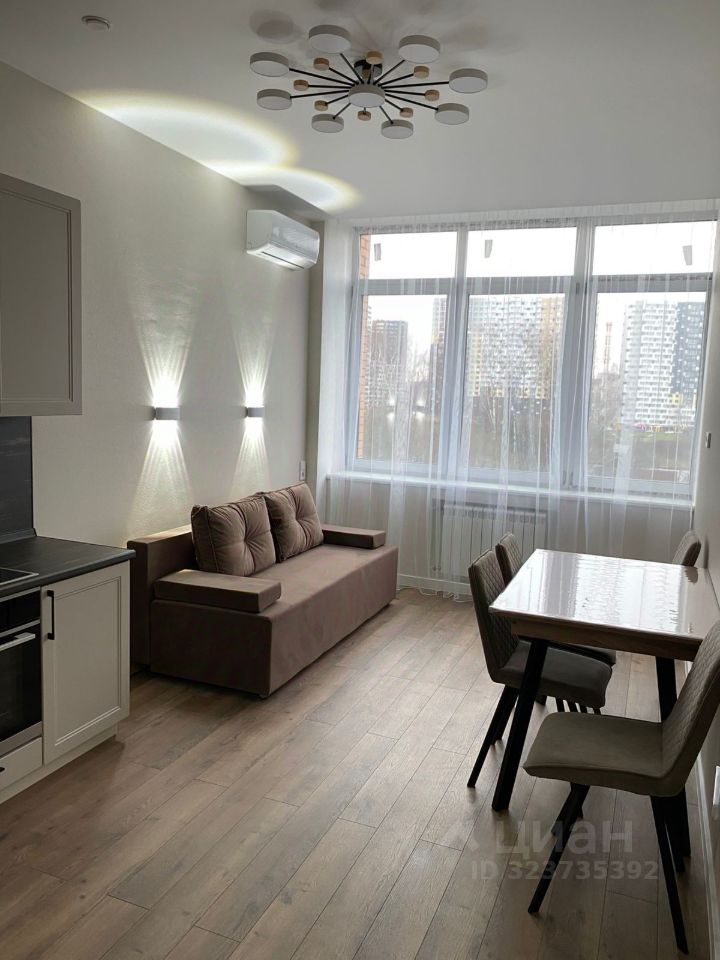 Аренда 2-комн квартиры на вторичном рынке Международный кв-л, Клязьма-Старбеево мкр, улица Береговая, 6