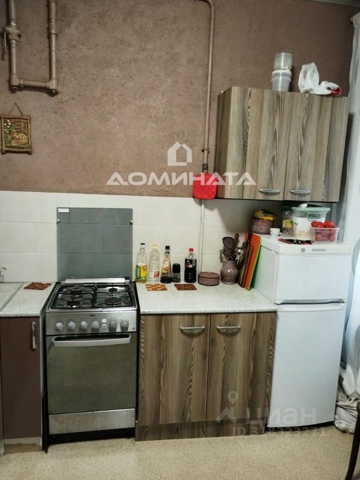 Продажа 3-комн квартиры на вторичном рынке Старо-Петергофский проспект, 41