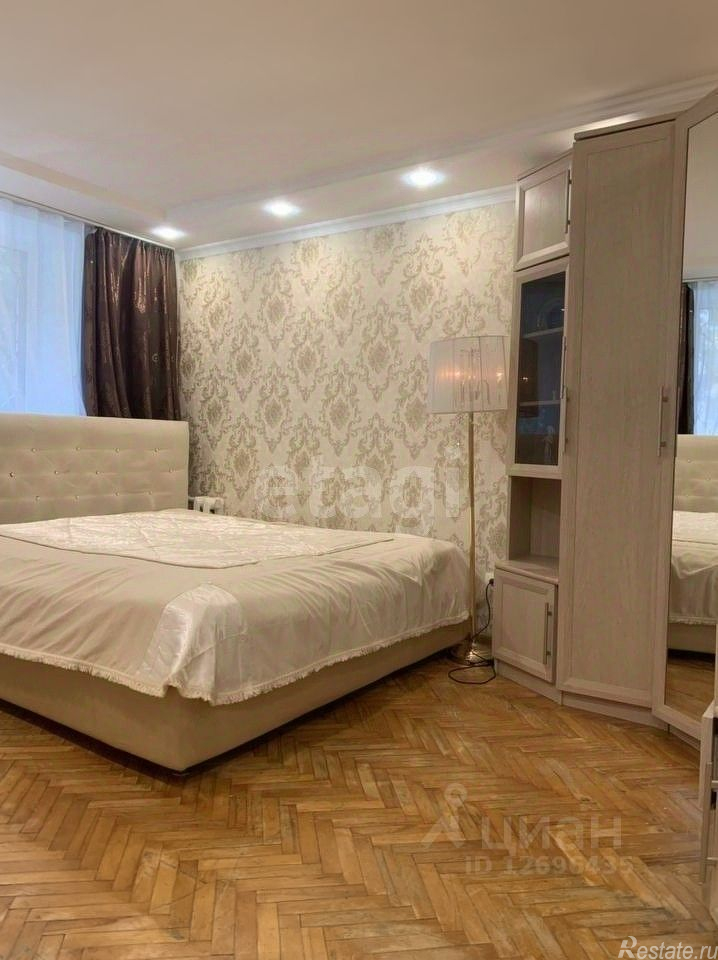 Продажа 2-комн квартиры на вторичном рынке улица Шкулёва,  д. 3