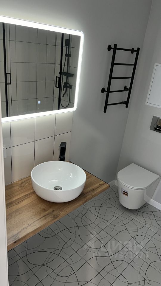 Продажа 3-комн квартиры на вторичном рынке Днепропетровская улица, 27к1