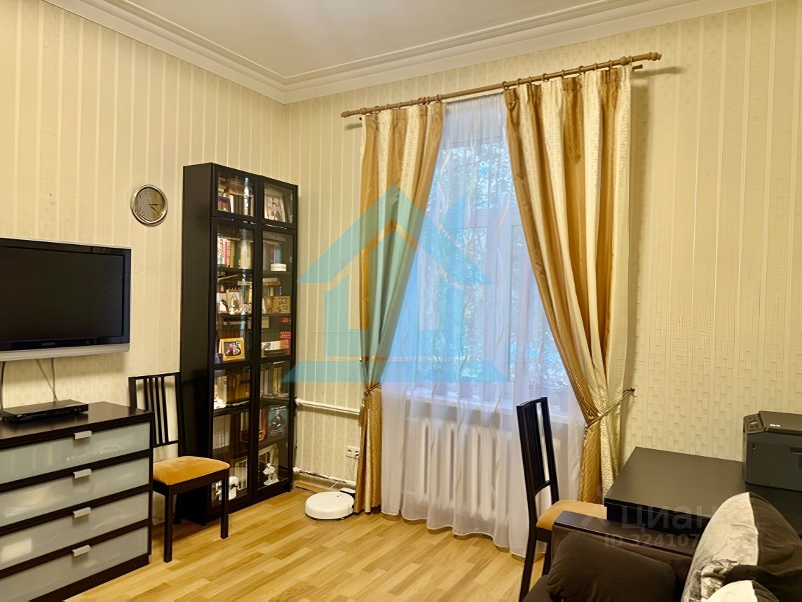 Продажа 4-комн квартиры на вторичном рынке улица Александра Матросова, 9