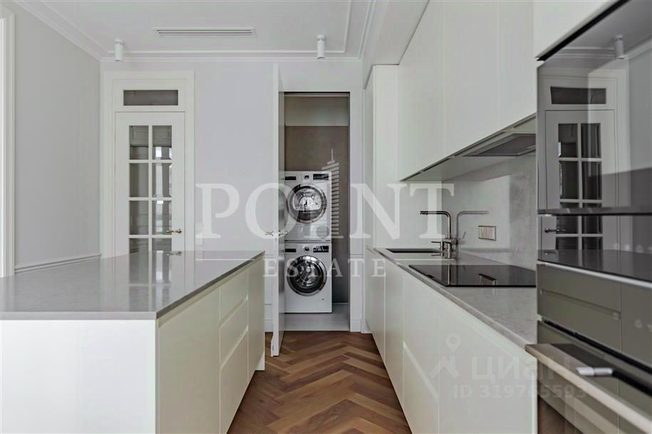 Продажа 4-комн квартиры на вторичном рынке Краснобогатырская улица, 90С22