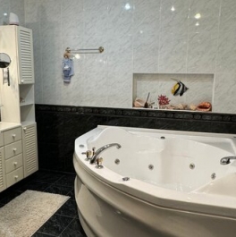 Продажа 4-комн квартиры на вторичном рынке Энгельса пр-кт,  д. 126 к1