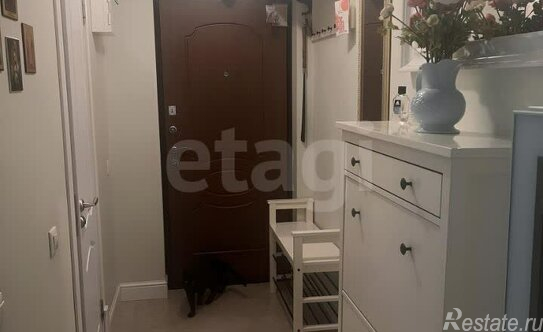 Продажа 2-комн квартиры на вторичном рынке улица Уткина,  д. 37