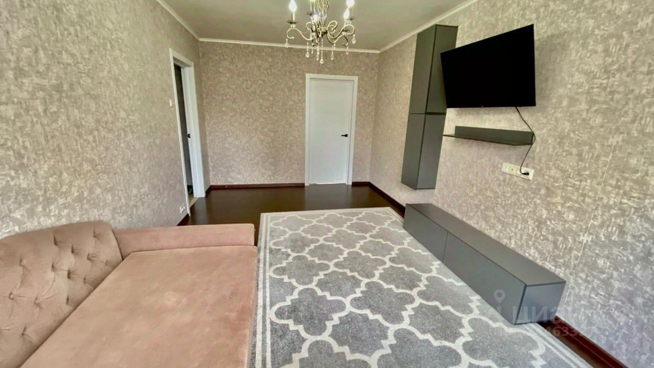 Продажа 3-комн квартиры на вторичном рынке Кировск, Ладожская улица, 20