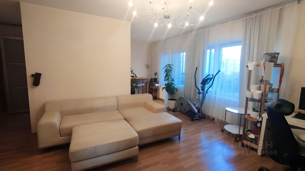 Продажа 2-комн квартиры на вторичном рынке Богатырский проспект, 60к1