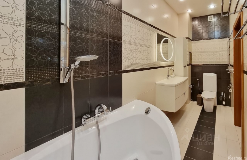 Продажа 3-комн квартиры на вторичном рынке Преображенская площадь,  д. 4