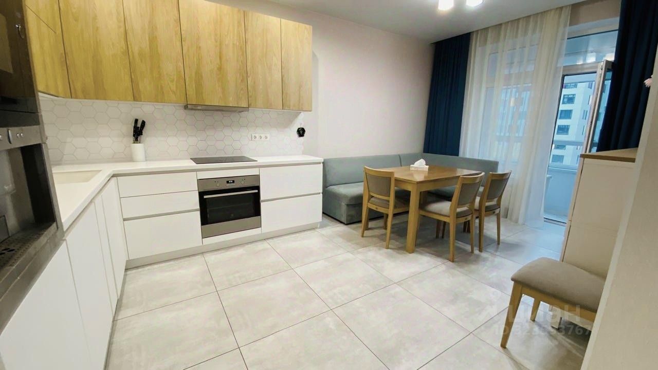 Продажа 4-комн квартиры на вторичном рынке Олонецкая улица, 4