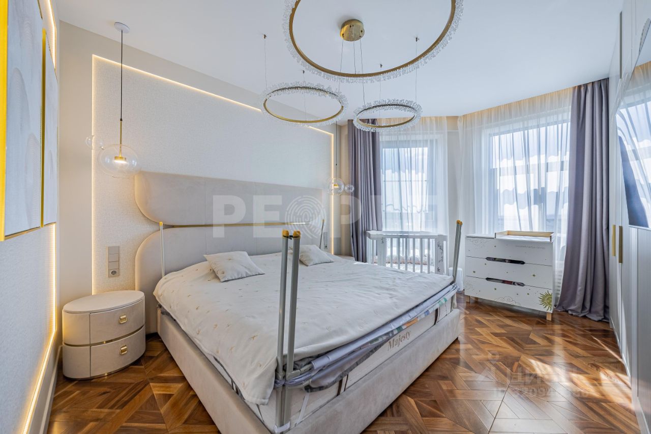 Продажа 3-комн квартиры на вторичном рынке Нежинская улица, 5Б