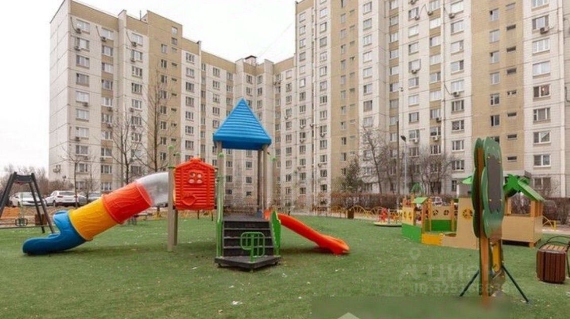 Продажа 3-комн квартиры на вторичном рынке Ключевая улица, 24К1