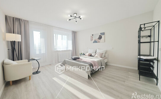 Продажа 2-комн квартиры на вторичном рынке Свердловская наб,  д. 64