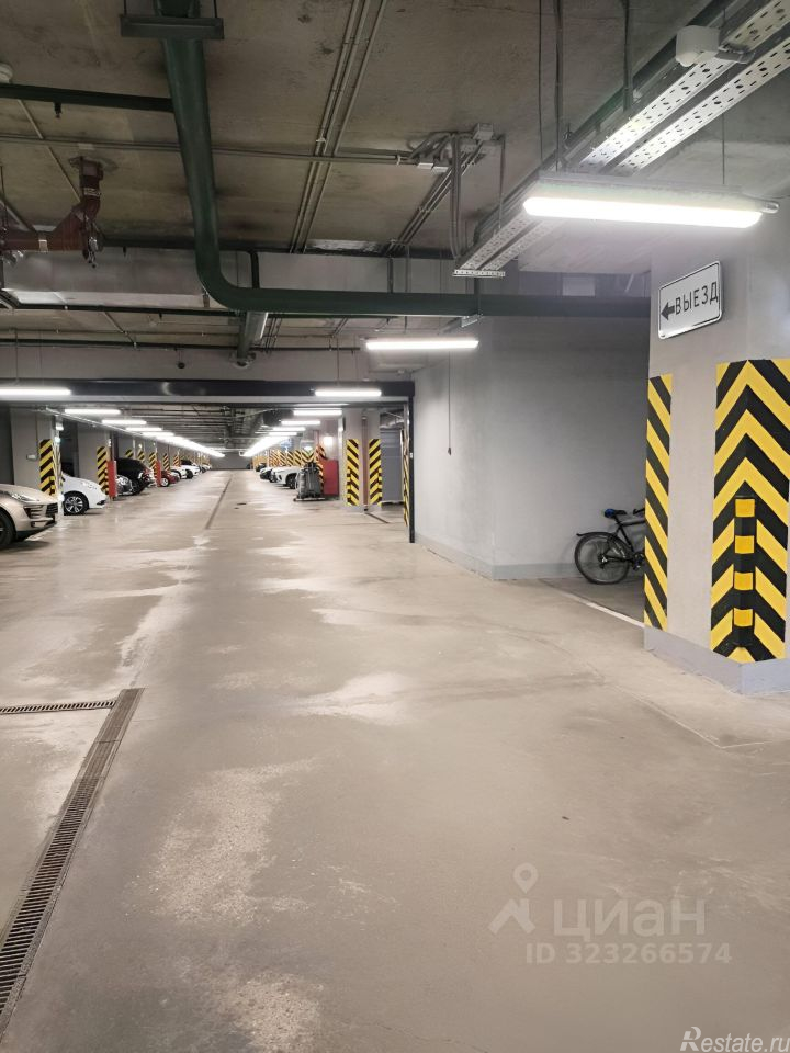 Продажа гаража б-р Братьев Весниных,  д. 2