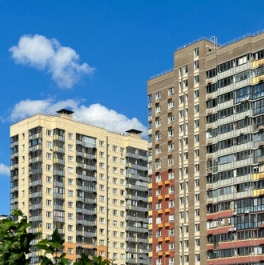 Продажа 2-комн квартиры на вторичном рынке Зенино, улица Камова,  д. 3 к1