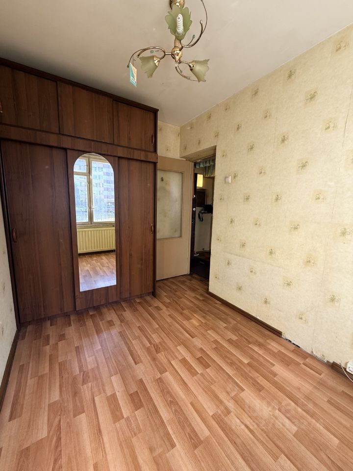 Продажа 3-комн квартиры на вторичном рынке улица Лени Голикова, 106
