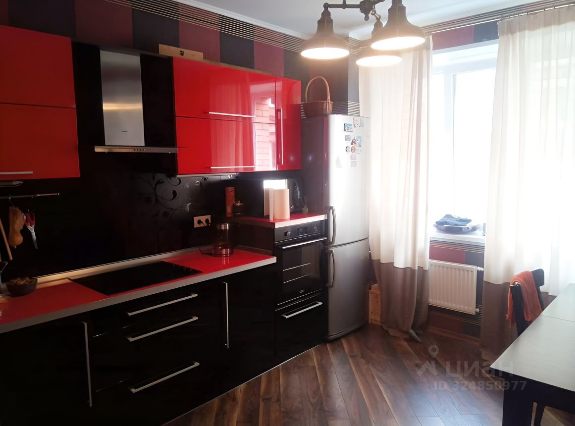 Продажа 2-комн квартиры на вторичном рынке улица Есенина, 1к2