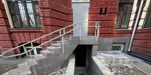 Помещение свободного назначения Трёхпрудный переулок,  д. 8