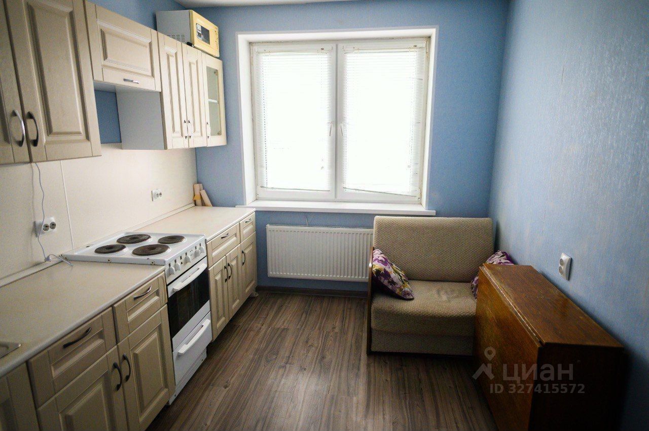 Продажа 1-комн квартиры на вторичном рынке пос. Металлострой, Полевая улица, 9