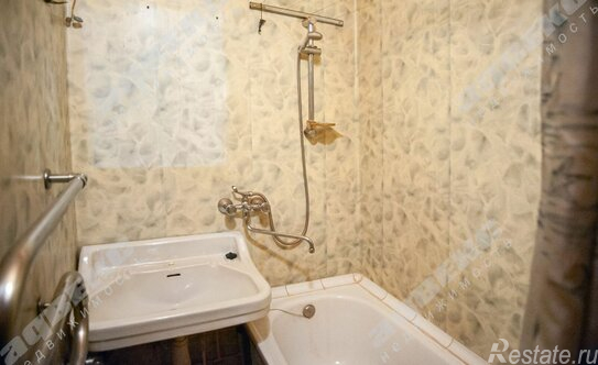 Продажа 1-комн квартиры на вторичном рынке ул Ленсовета,  д. 60