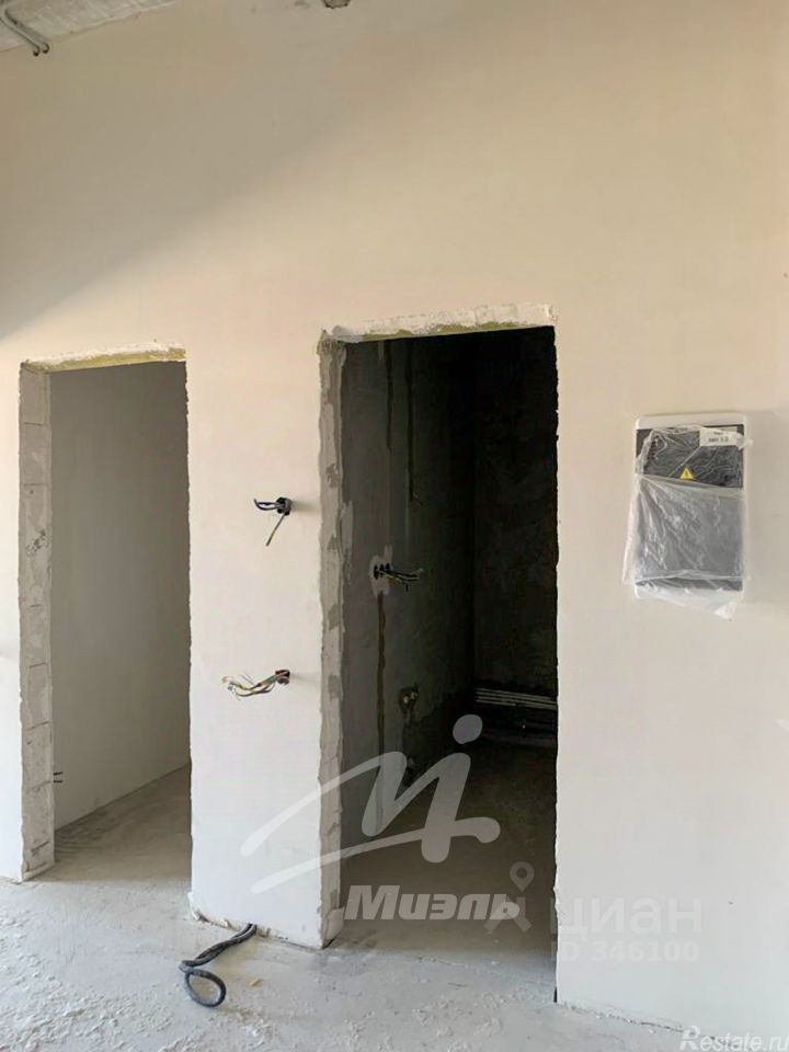 Продажа 3-комн квартиры на вторичном рынке Рощинская 2-я ул,  д. 1