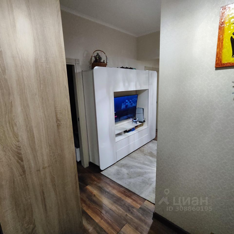 Продажа 2-комн квартиры на вторичном рынке Новогиреевская улица, 12К3