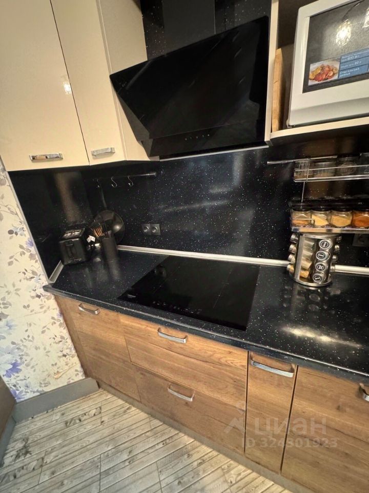 Продажа 2-комн квартиры на вторичном рынке проспект Большевиков, 79к4