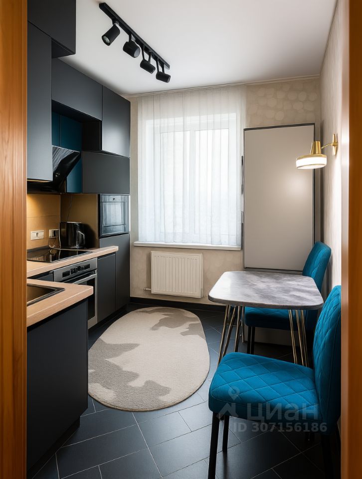 Продажа 3-комн квартиры на вторичном рынке улица Маршала Захарова, 50К1