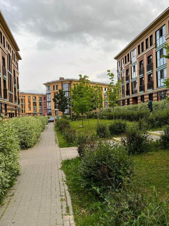 Продажа 2-комн квартиры на вторичном рынке пос. Шушары, Пулковское тер., улица Переведенская, 4к2с2