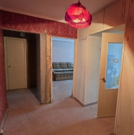 Продажа 2-комн квартиры на вторичном рынке Кириши г, Ленина пр-кт,  д. 33Б