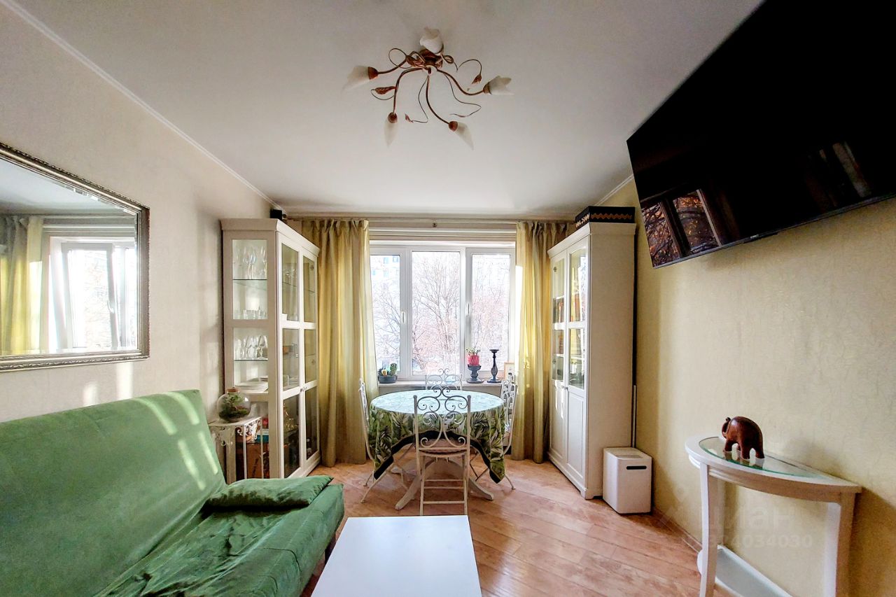 Продажа 3-комн квартиры на вторичном рынке Октябрьская улица, 91К1