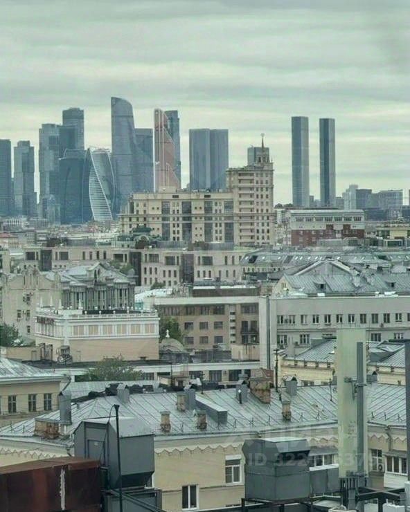 Продажа 2-комн квартиры на вторичном рынке Большой Строченовский переулок, 9