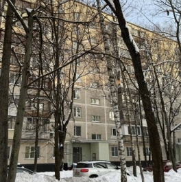 Продажа 2-комн квартиры на вторичном рынке Хабаровская улица,  д. 27