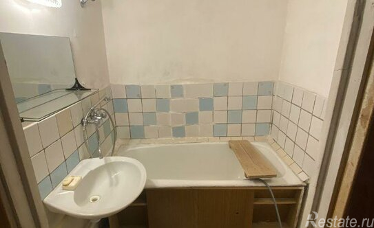 Продажа 2-комн квартиры на вторичном рынке улица Проходчиков,  д. 17