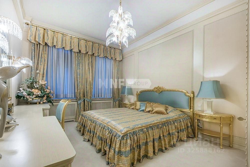 Продажа 4-комн квартиры на вторичном рынке улица Большая Ордынка, 67