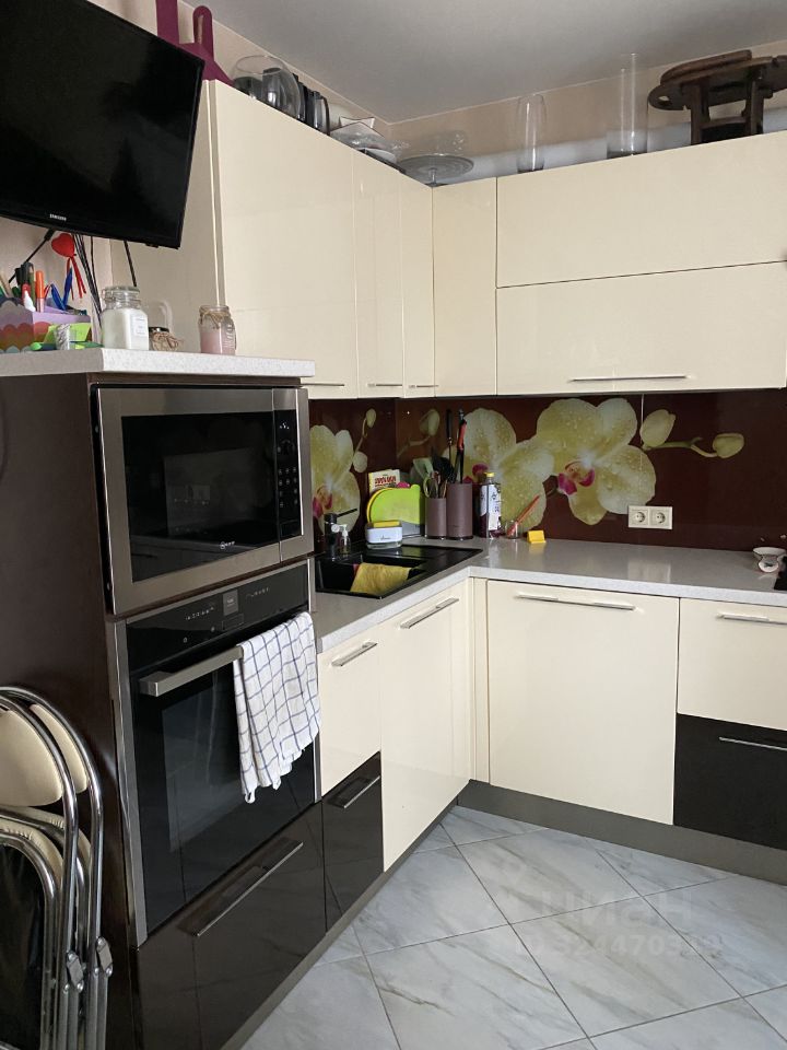 Продажа 2-комн квартиры на вторичном рынке Челобитьевское шоссе, 12к6