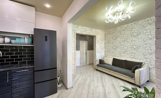 Продажа 4-комн квартиры на вторичном рынке 18-я линия,  д. 25