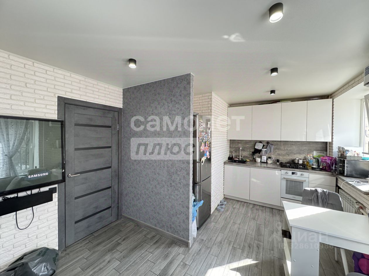 Продажа 2-комн квартиры на вторичном рынке улица Адмирала Макарова, 37К2