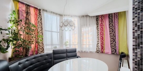 3-комн квартира Космонавтов пр-кт,  д. 61,  к. 2