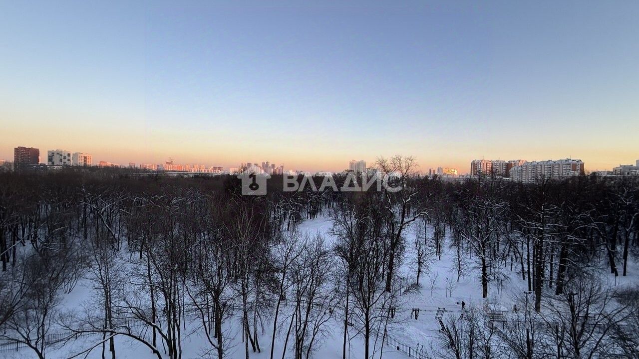 Продажа 3-комн квартиры на вторичном рынке Клинская улица, 2А