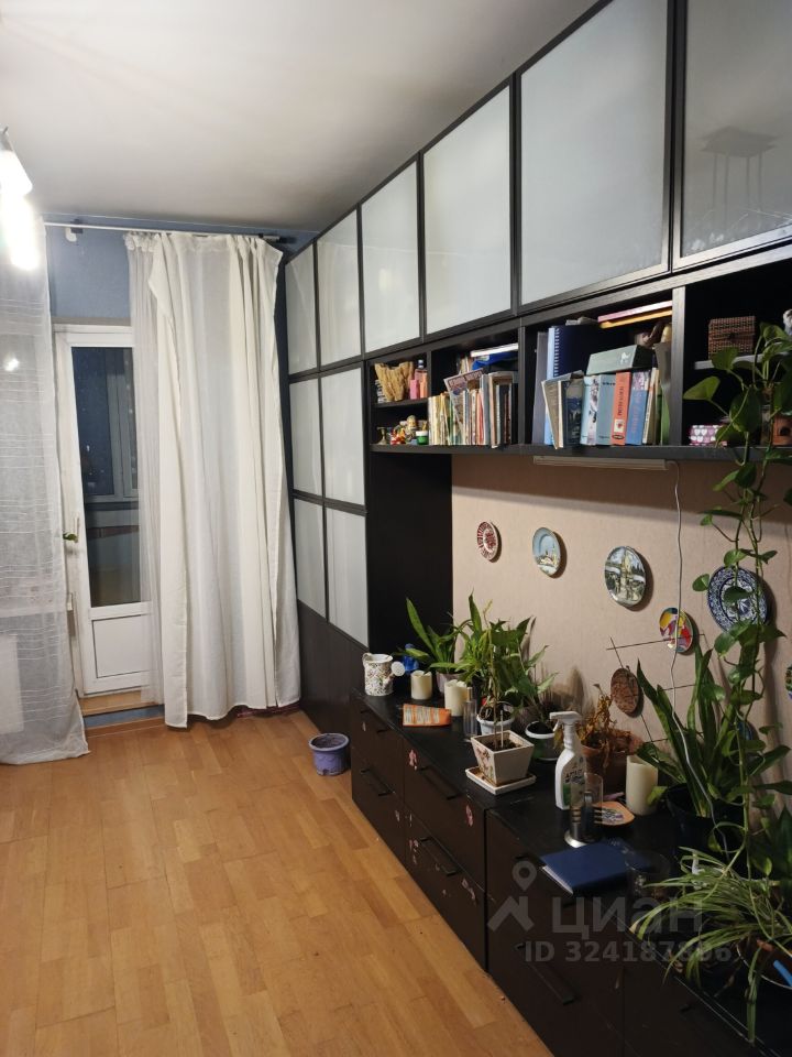 Продажа 3-комн квартиры на вторичном рынке проспект Наставников, 43к1