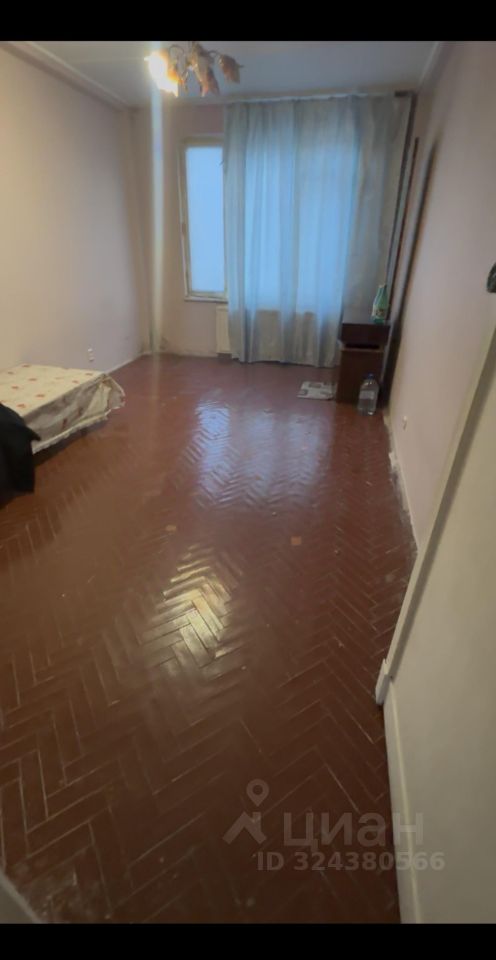 Продажа 2-комн квартиры на вторичном рынке улица Бабушкина, 70