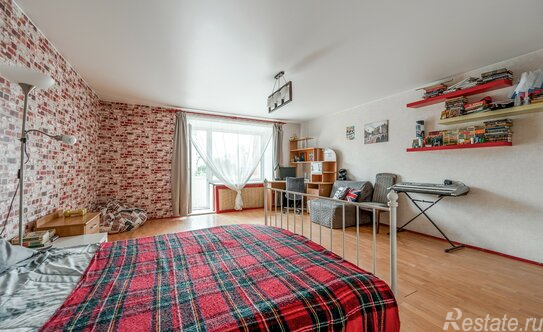 Продажа 3-комн квартиры на вторичном рынке Долгоозёрная улица