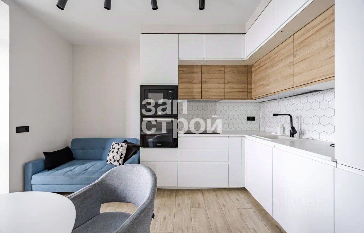 Продажа 3-комн квартиры на вторичном рынке Коломяжский проспект, 5к1