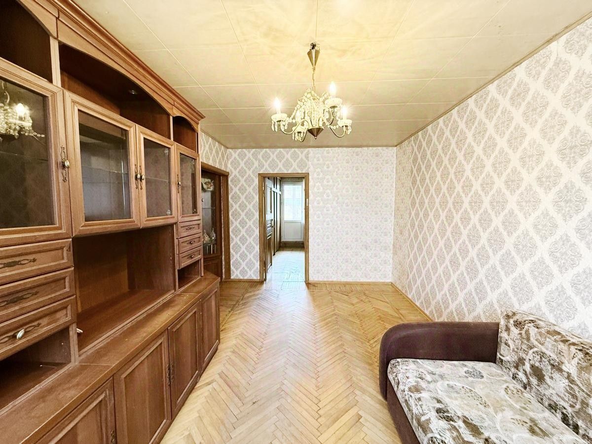 Продажа 3-комн квартиры на вторичном рынке Загребский бульвар, 31/5