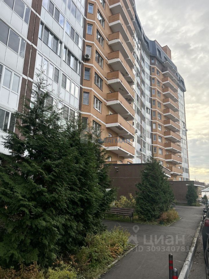 Продажа 2-комн квартиры на вторичном рынке Нахабино пгт, улица Институтская, 13А