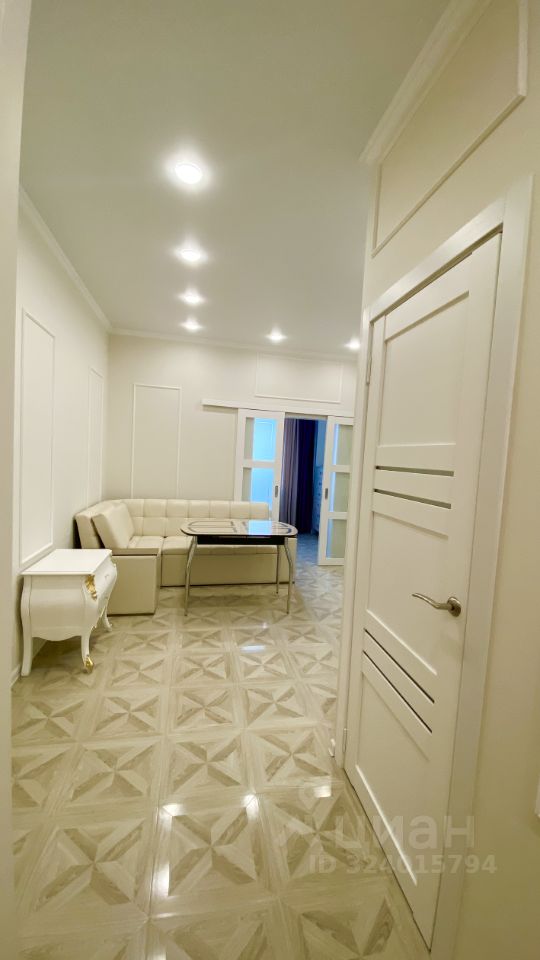 Аренда 2-комн квартиры на вторичном рынке Новоивановское пгт, улица Овражная, 47А