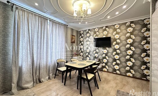 Продажа 4-комн квартиры на вторичном рынке Обуховской обороны пр-кт,  д. 110,  к. 1