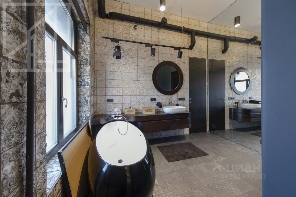 Аренда 2-комн квартиры на вторичном рынке Большой Патриарший переулок, 12С1